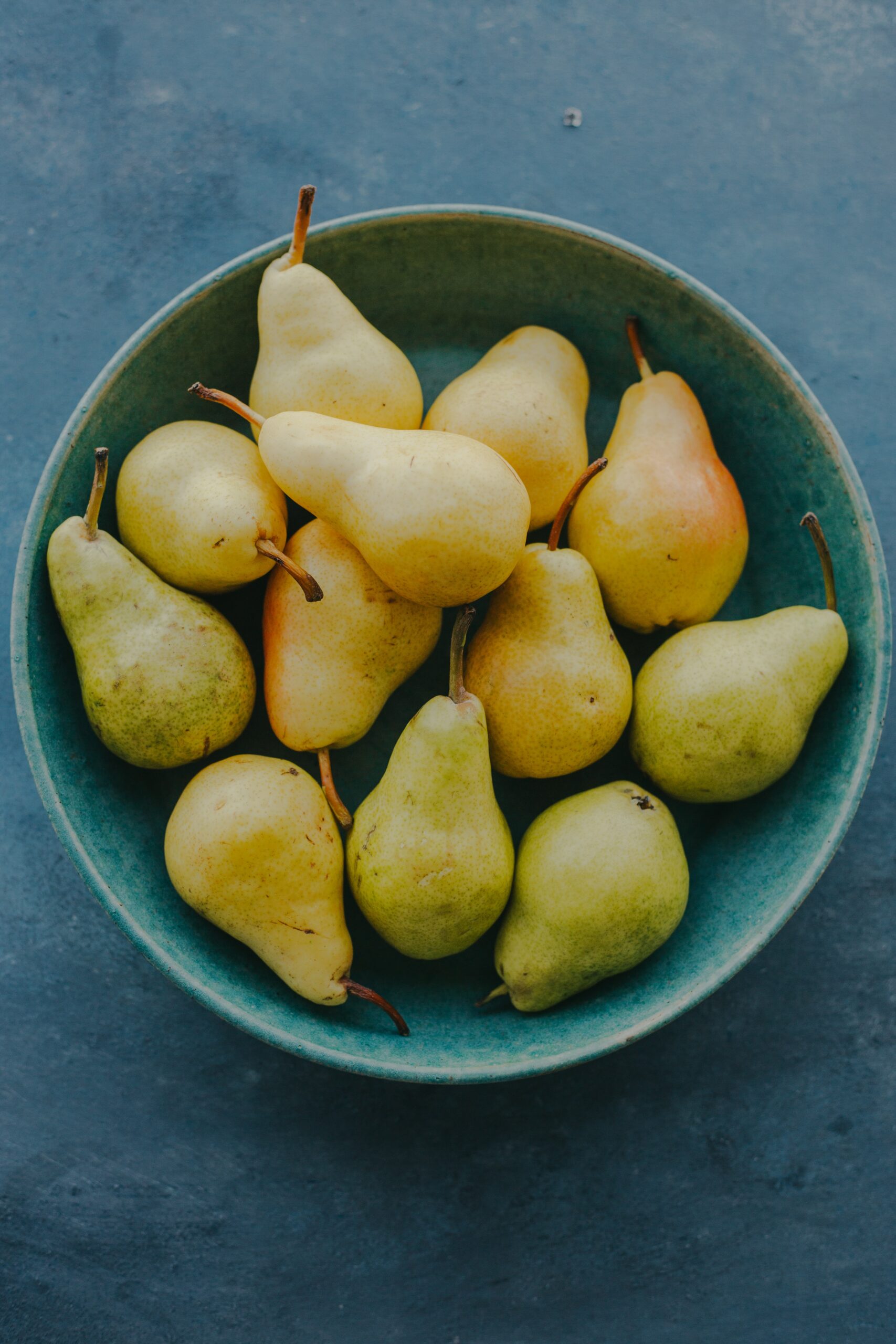 Fall Produce: Bowl of Pears_october seasonal produce