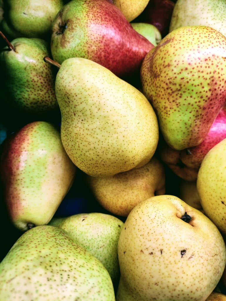 pears_fruits and vegetables to lower blood sugar