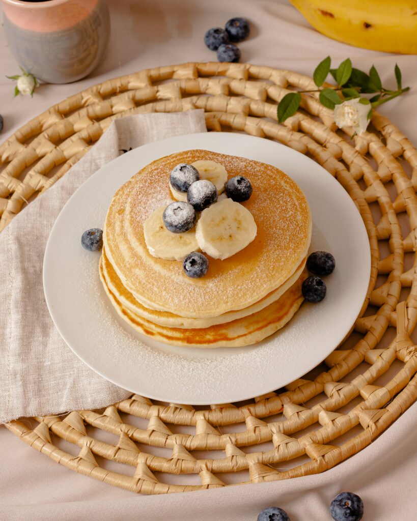 pancakes with fruit_healthy no egg breakfast ideas