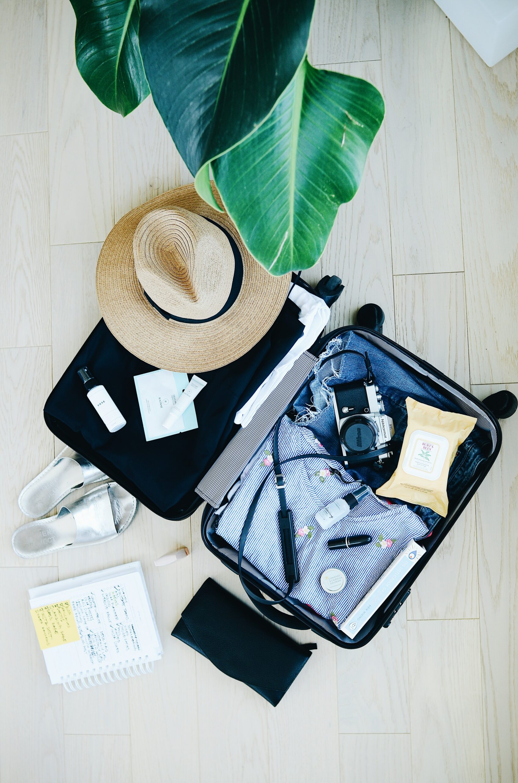 suitcase_blood-sugar-travel-tips