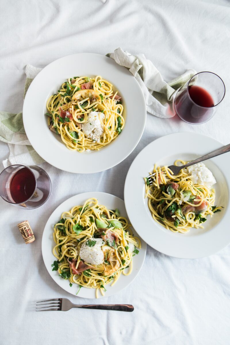Pasta with cheese, herbs, and red wine_high protein dinner ideas