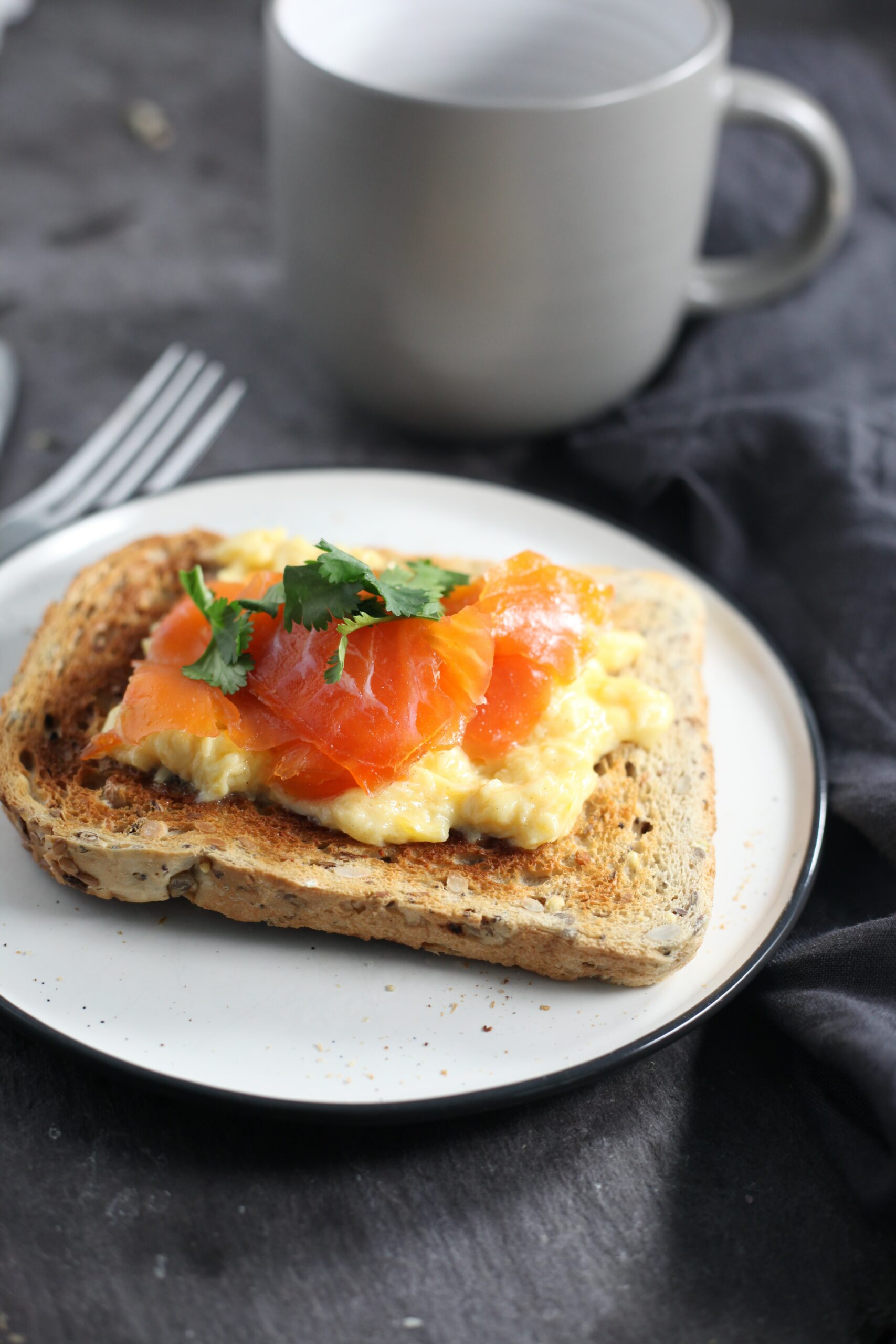Eggs-and-smoked-salmon-toast_high protein winter breakfast ideas